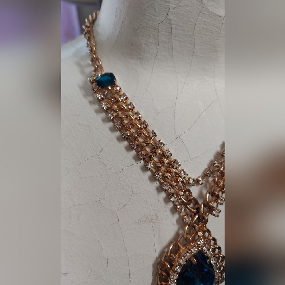 Elegant Vintage Rhinestone Necklace - Picture 3 of 5